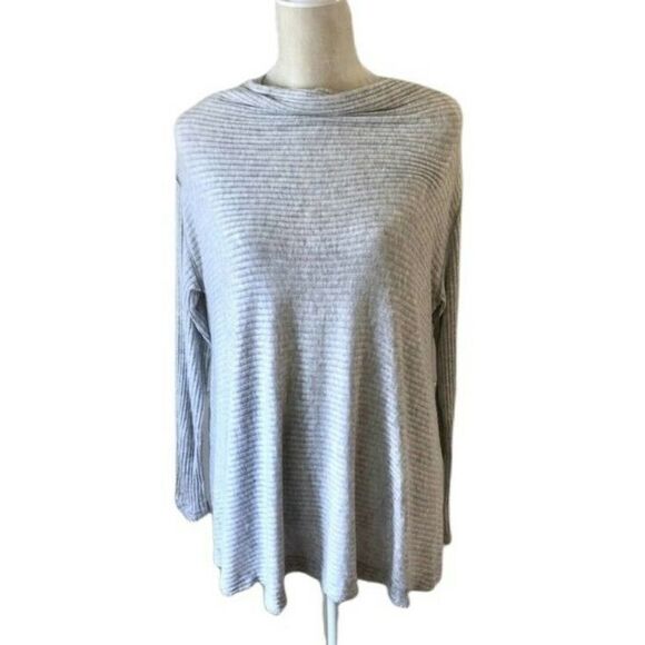 We The Free Free People Lover Rib Split Back Pullover Keyhole Blouse Top Gray S - Picture 3 of 6